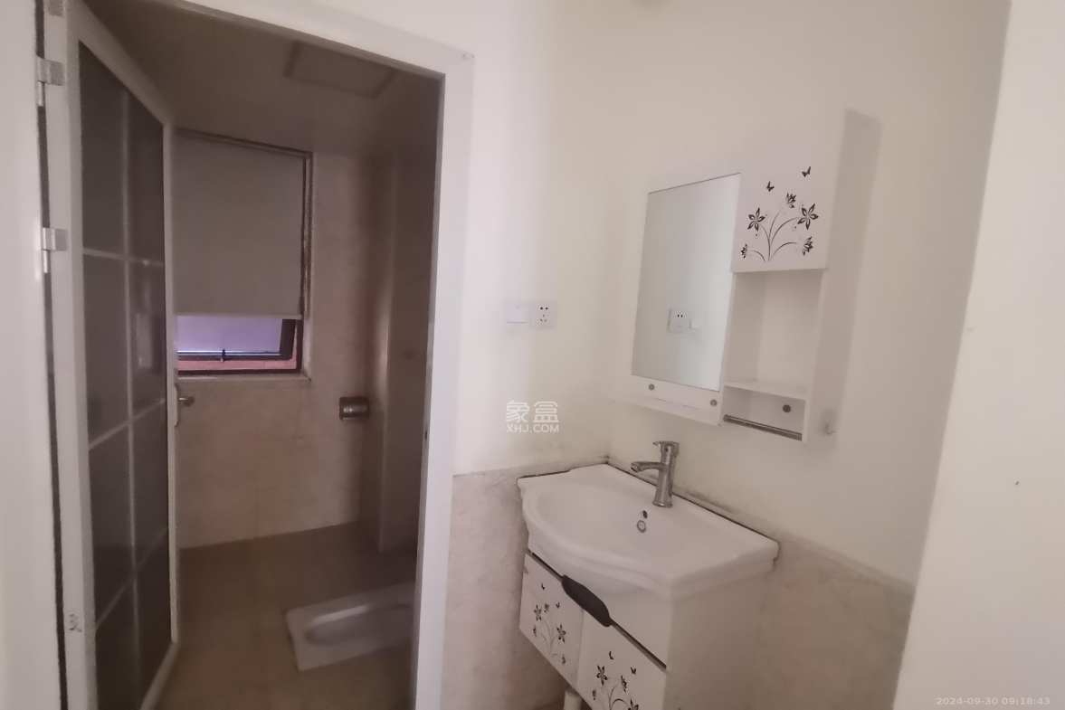 润屋美院 4室2厅2卫 4000.0元/月 润屋美院 4室2厅2卫 4000.0元/月室内图