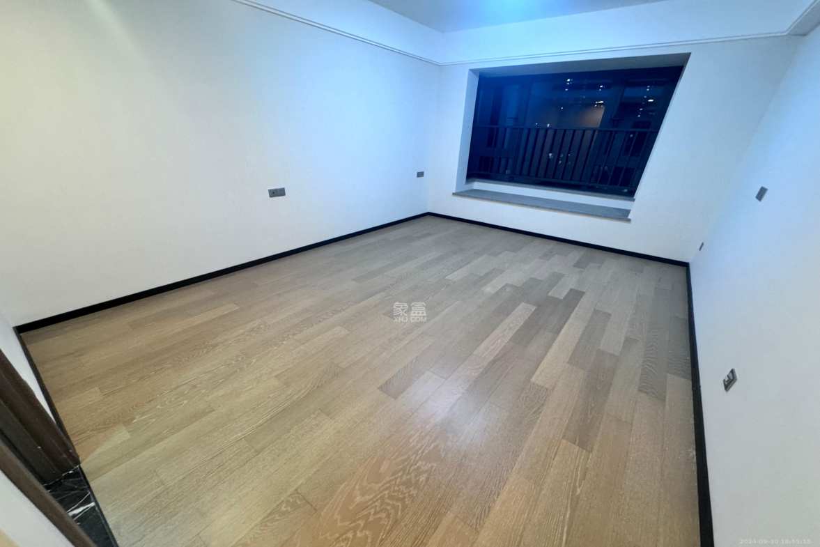 中海阅溪府  5室2厅2卫   4800.00元/月室内图