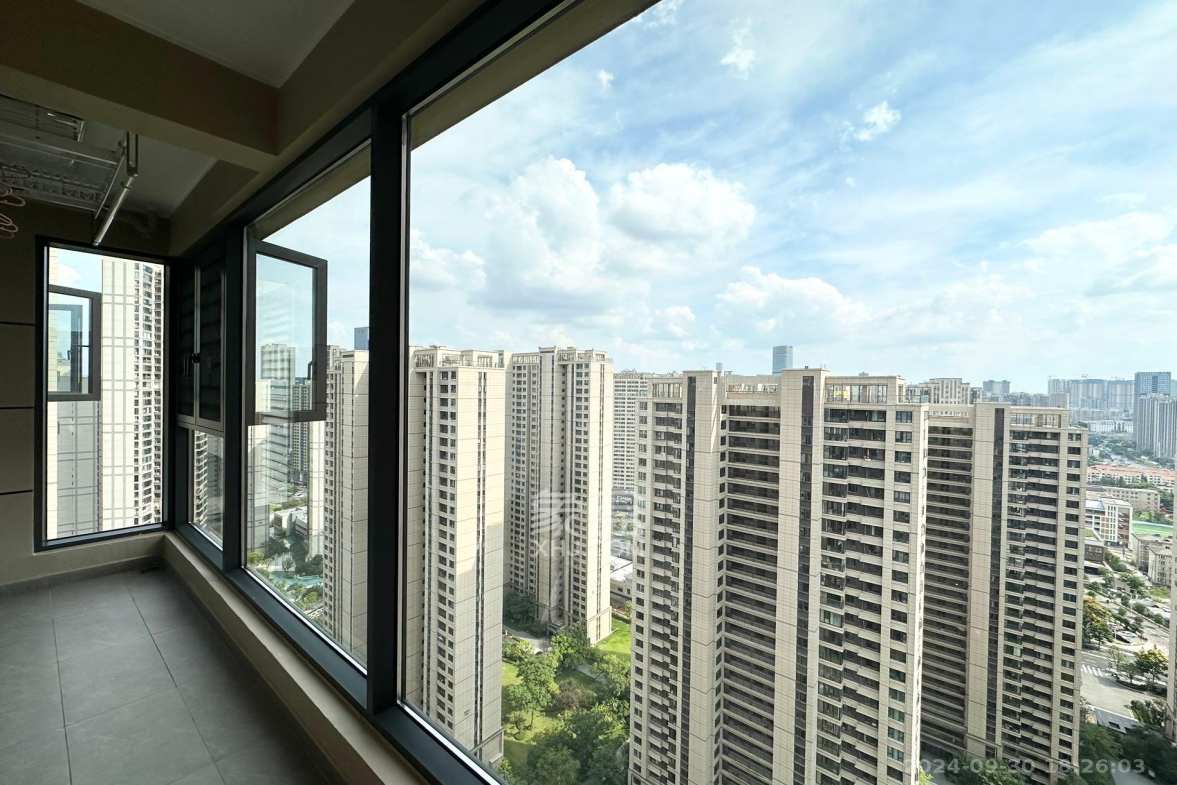 龙湖铂金中心（龙湖春江郦城）  4室2厅2卫    7000.0元/月室内图