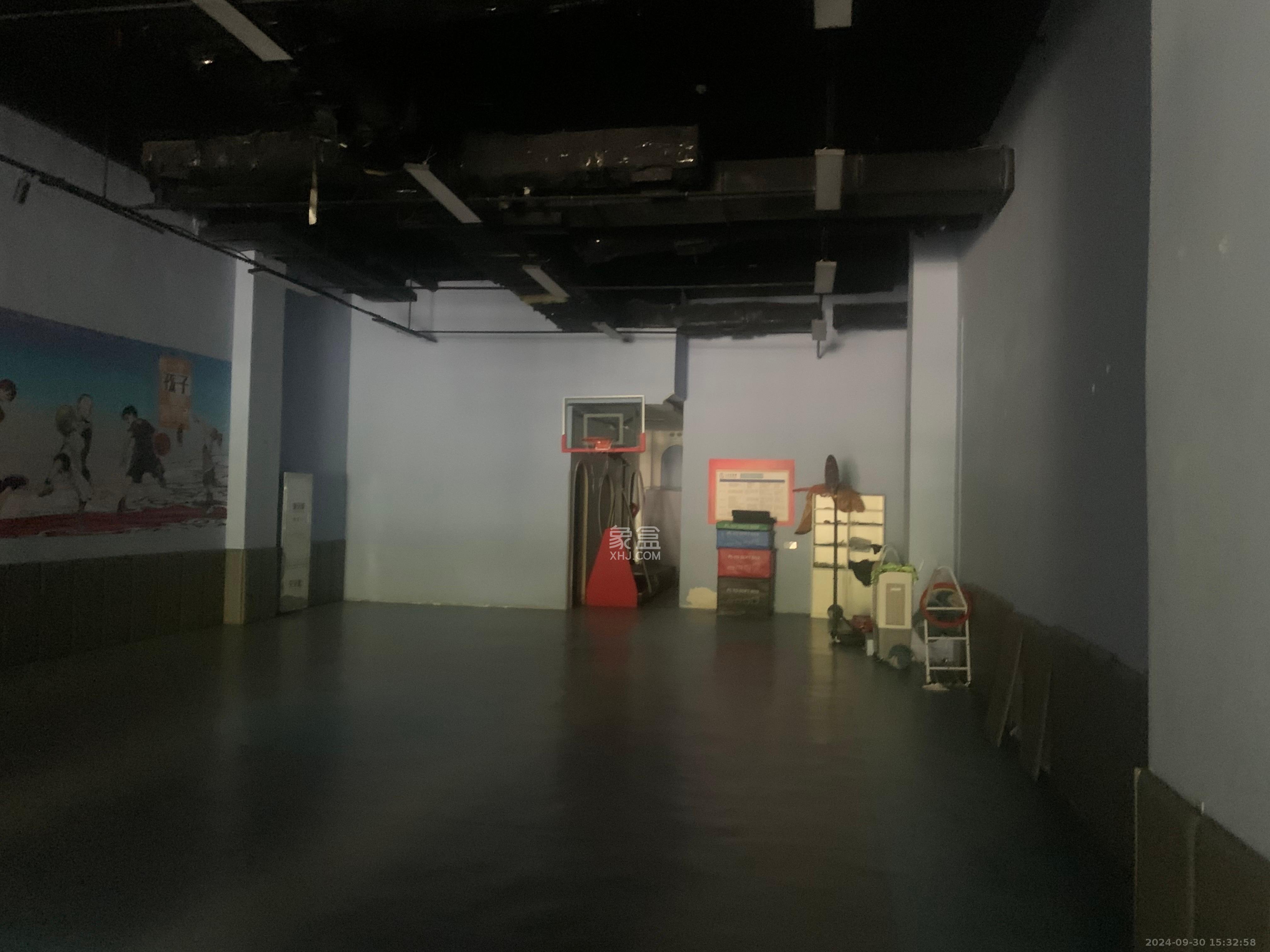 绿地中央广场   335.0㎡      35000.0元/月室内图