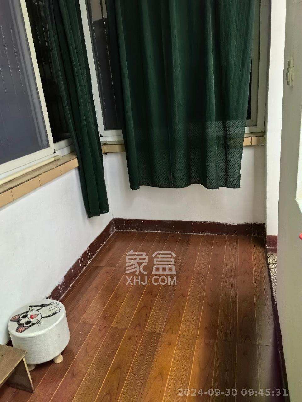 红花坡社区  2室1厅1卫   1400.00元/月室内图