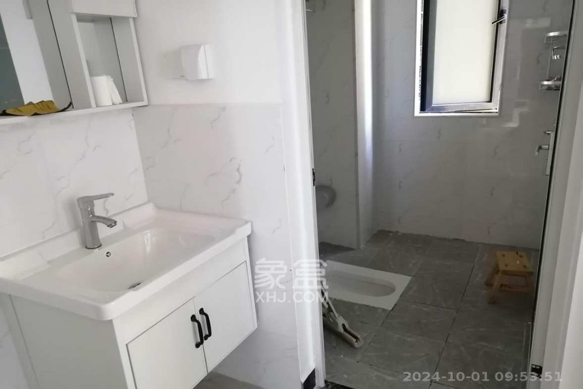 澳海月亮湾  3室2厅2卫    2000.0元/月室内图