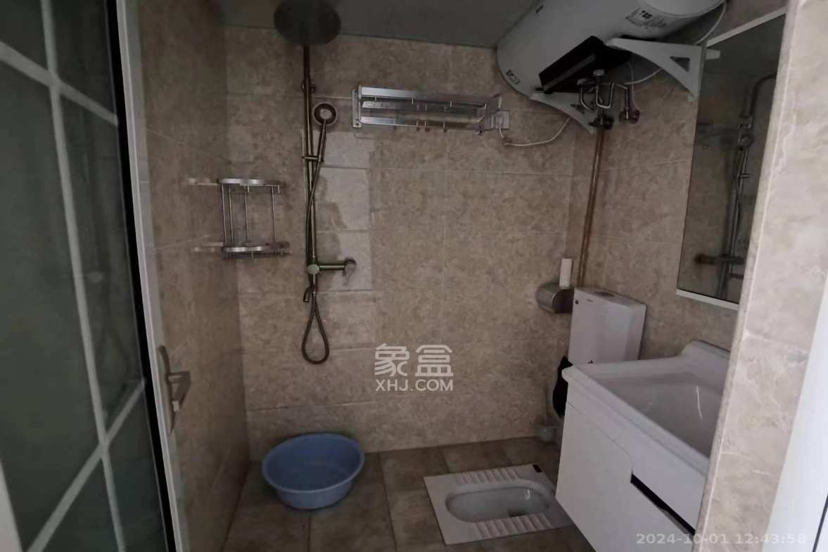 艾美潇湘  1室2厅1卫    1600.0元/月室内图