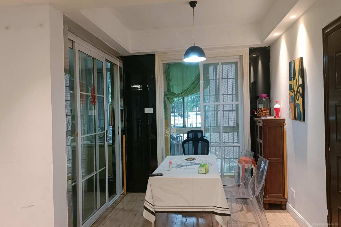 山语城一期 3室2厅2卫 1900.0元/月 山语城一期 3室2厅2卫 1900.0元/月室内图