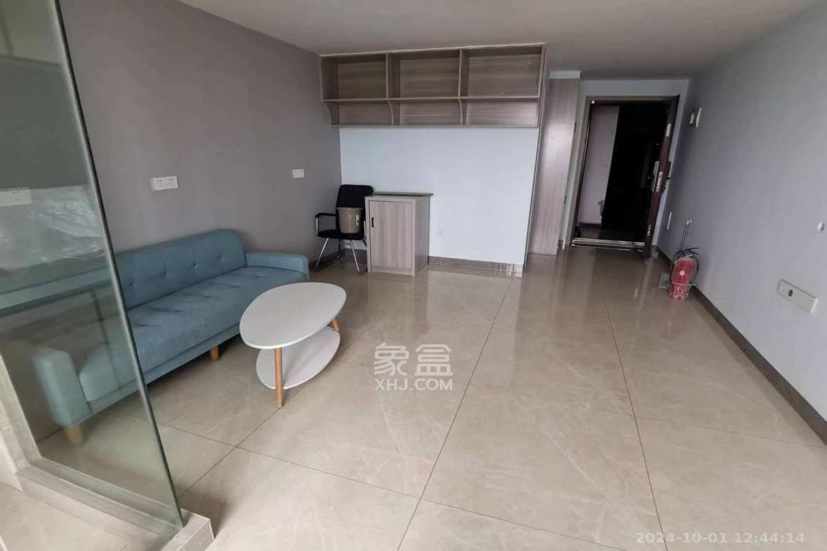 艾美潇湘  1室2厅1卫    1600.0元/月室内图