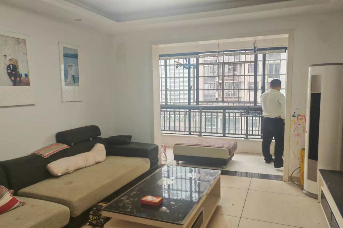 梓山豪苑  2室2厅2卫   42.80万室内图1
