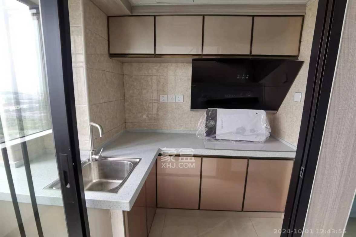 艾美潇湘  1室2厅1卫    1600.0元/月室内图