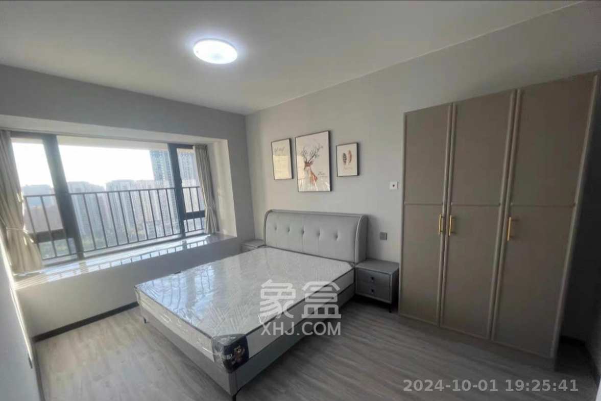 卓越伊景苑  3室2厅2卫   3100.00元/月室内图