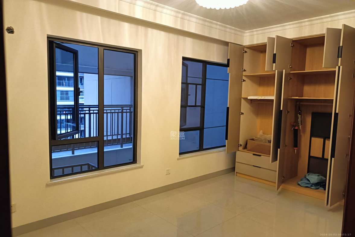 荣盛城  3室2厅2卫    2500.0元/月室内图