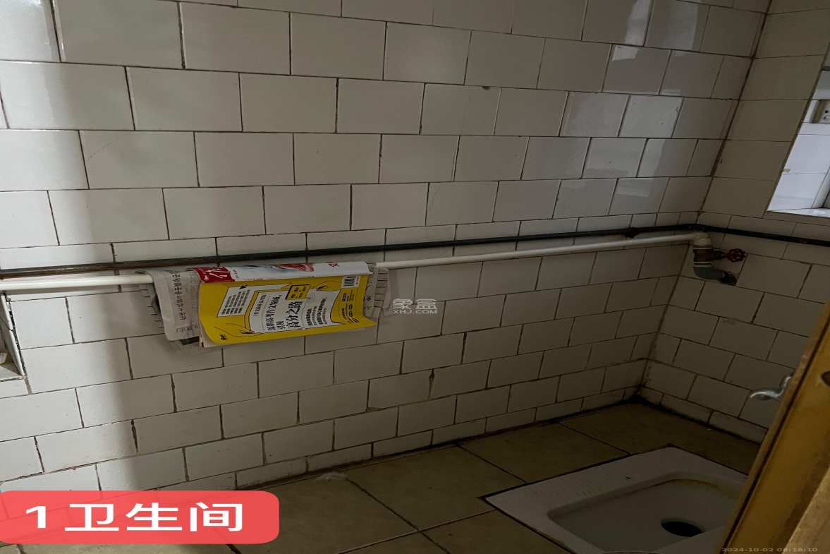 湘农桥社区  4室2厅2卫   2900.00元/月室内图