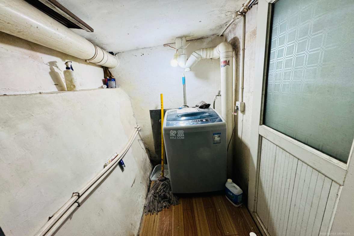 红旗区二片小区建安宿舍 1室1厅1卫 1100.0元/月 红旗区二片小区建安宿舍 1室1厅1卫 1100.0元/月室内图