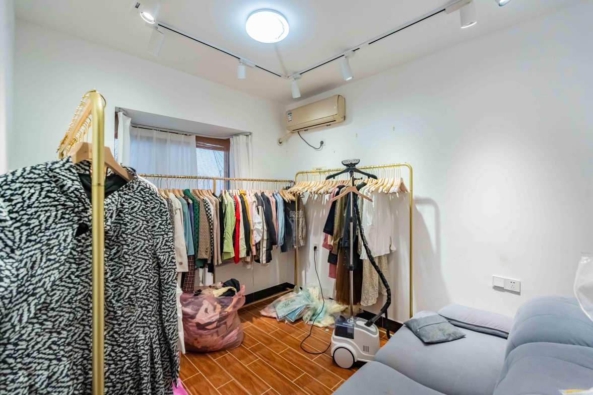 月畔湾  3室2厅1卫   2800.00元/月室内图