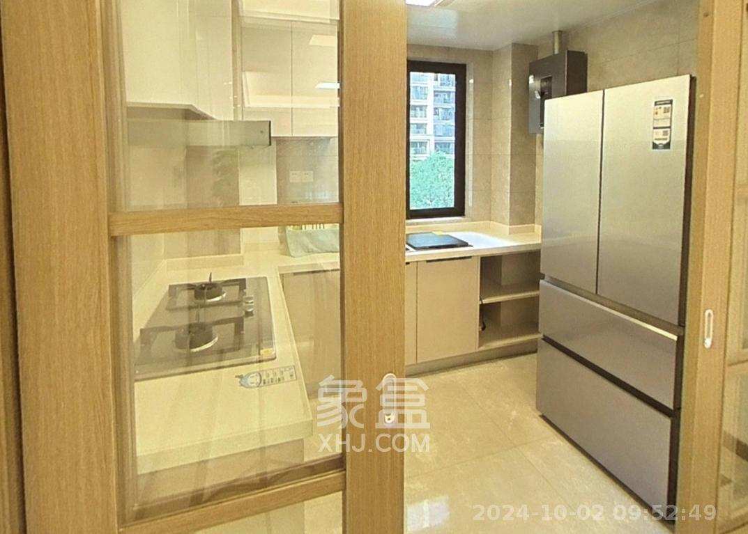龙湖铂金中心（龙湖春江郦城）  3室2厅2卫    6800.0元/月室内图