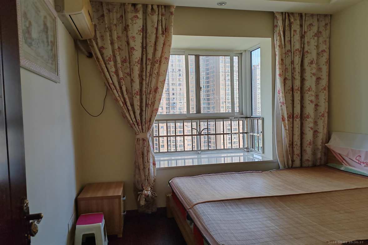 博雅湘水湾  3室2厅1卫   2200.00元/月室内图
