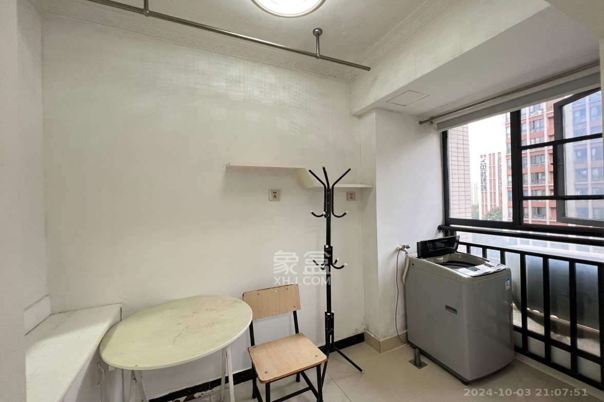 中建芙蓉工社  1室1厅1卫   1250.00元/月室内图
