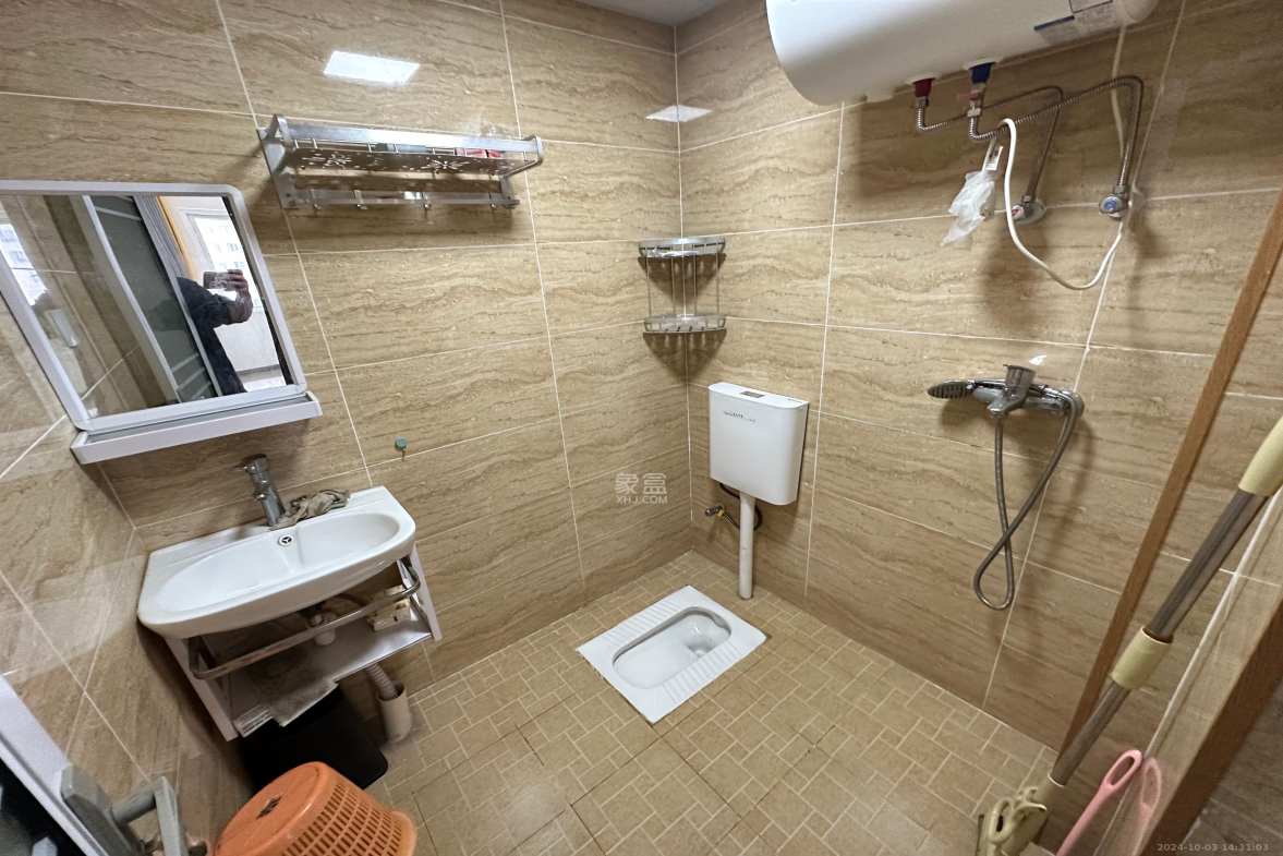 朝正美苑  5室1厅5卫    4500.0元/月室内图