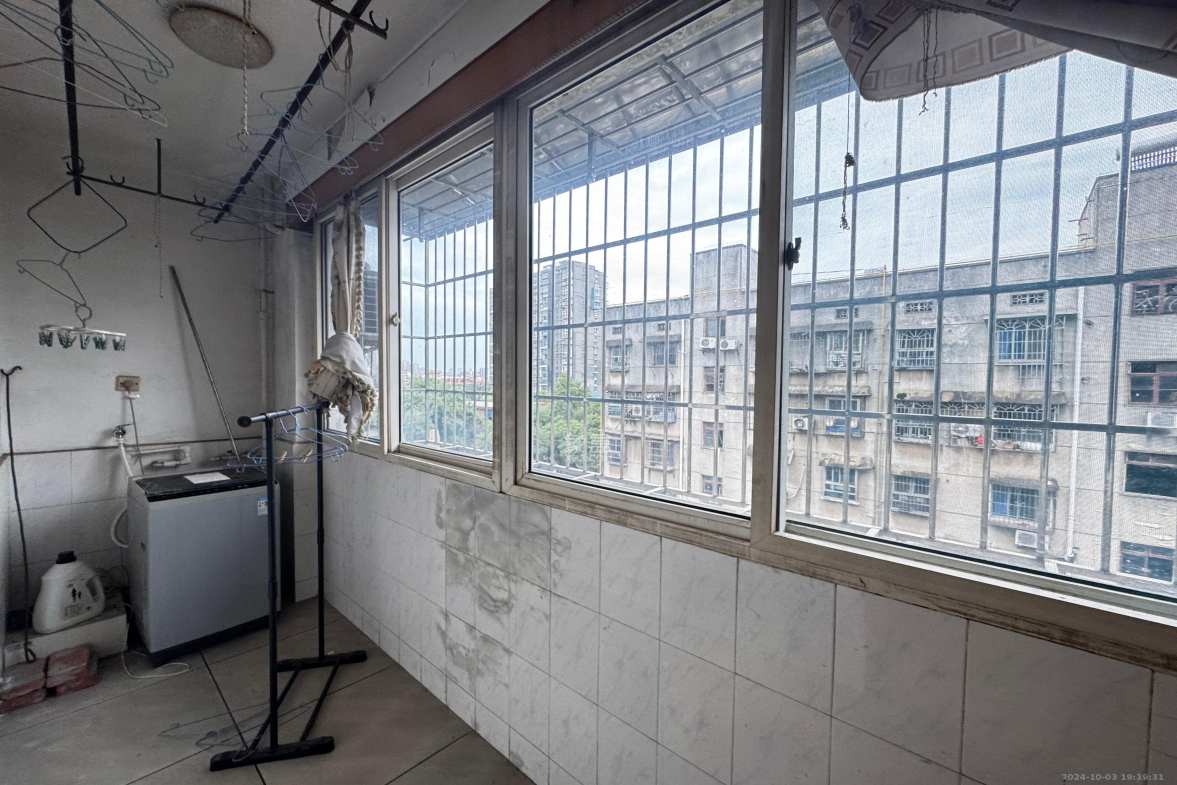 中建五局天心苑  2室2厅1卫   1300.00元/月室内图