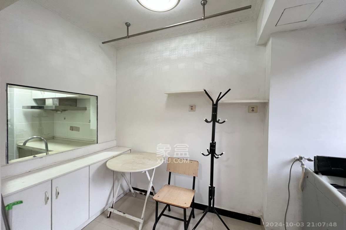中建芙蓉工社  1室1厅1卫   1250.00元/月室内图