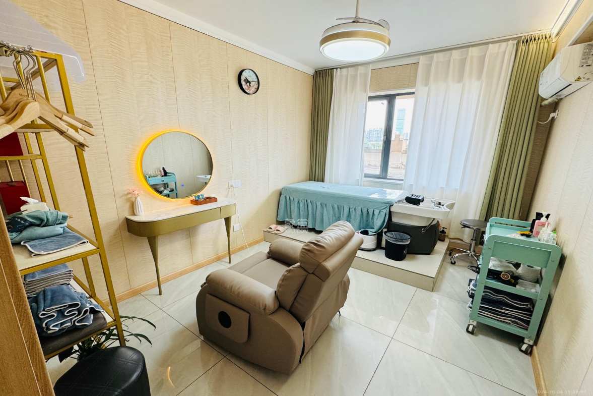 半山壹号  3室2厅1卫    3000.0元/月 半山壹号  3室2厅1卫    3000.0元/月室内图