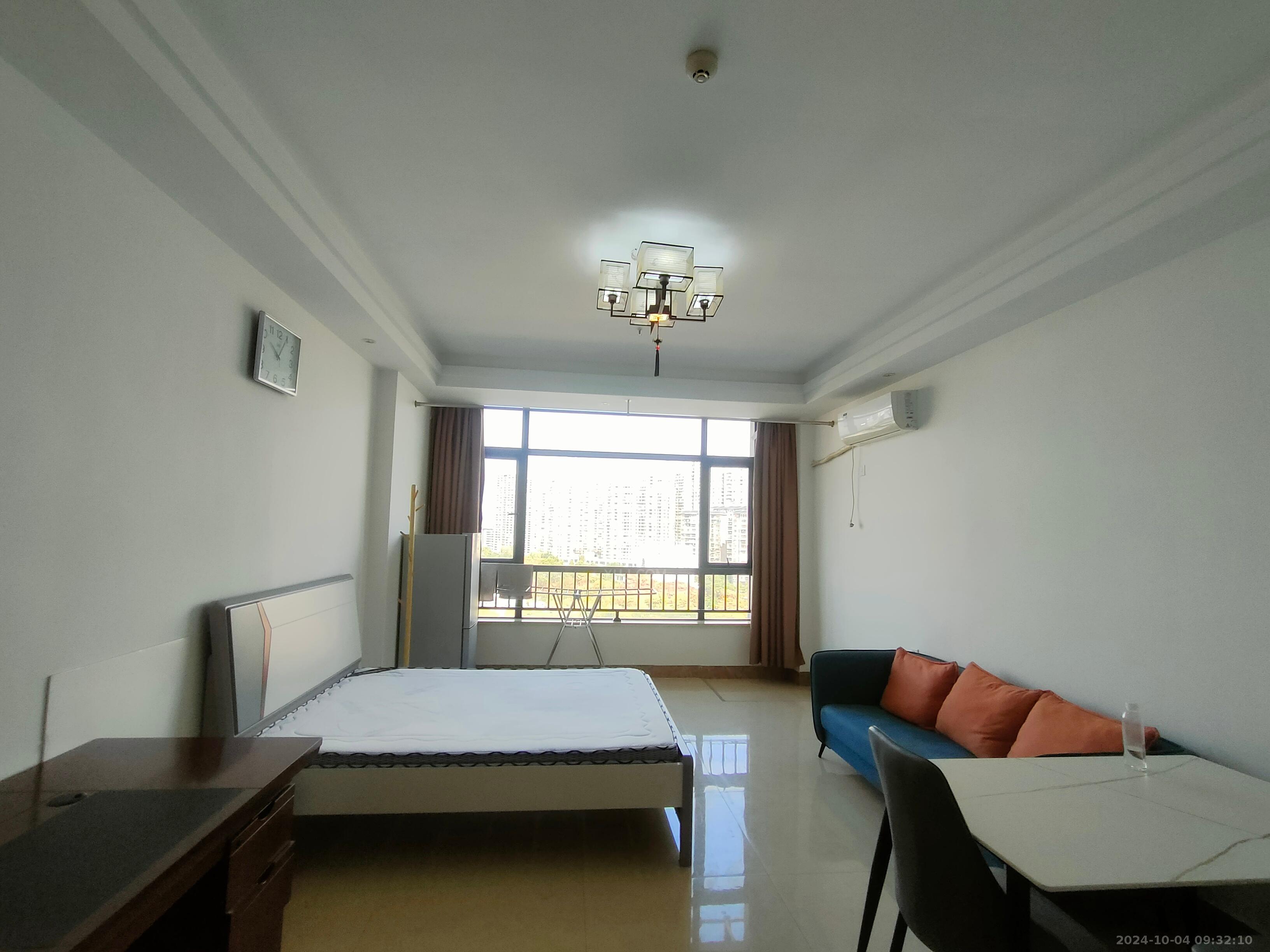 湘银星城  1室1厅1卫    1200.0元/月