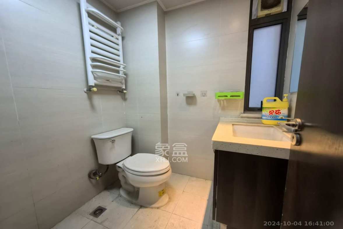 龙湾1号公馆 2室2厅1卫 2100.0元/月 龙湾1号公馆 2室2厅1卫 2100.0元/月室内图