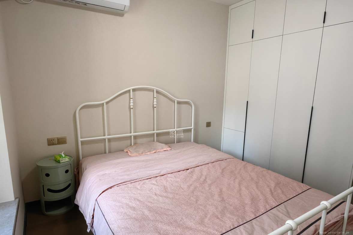 中海阅麓山二期  3室2厅2卫    3600.0元/月室内图