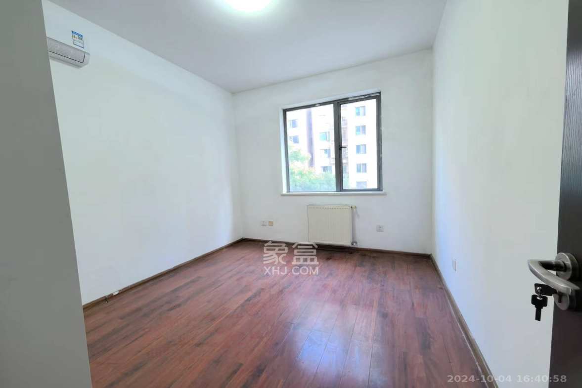 龙湾1号公馆 2室2厅1卫 2100.0元/月 龙湾1号公馆 2室2厅1卫 2100.0元/月室内图