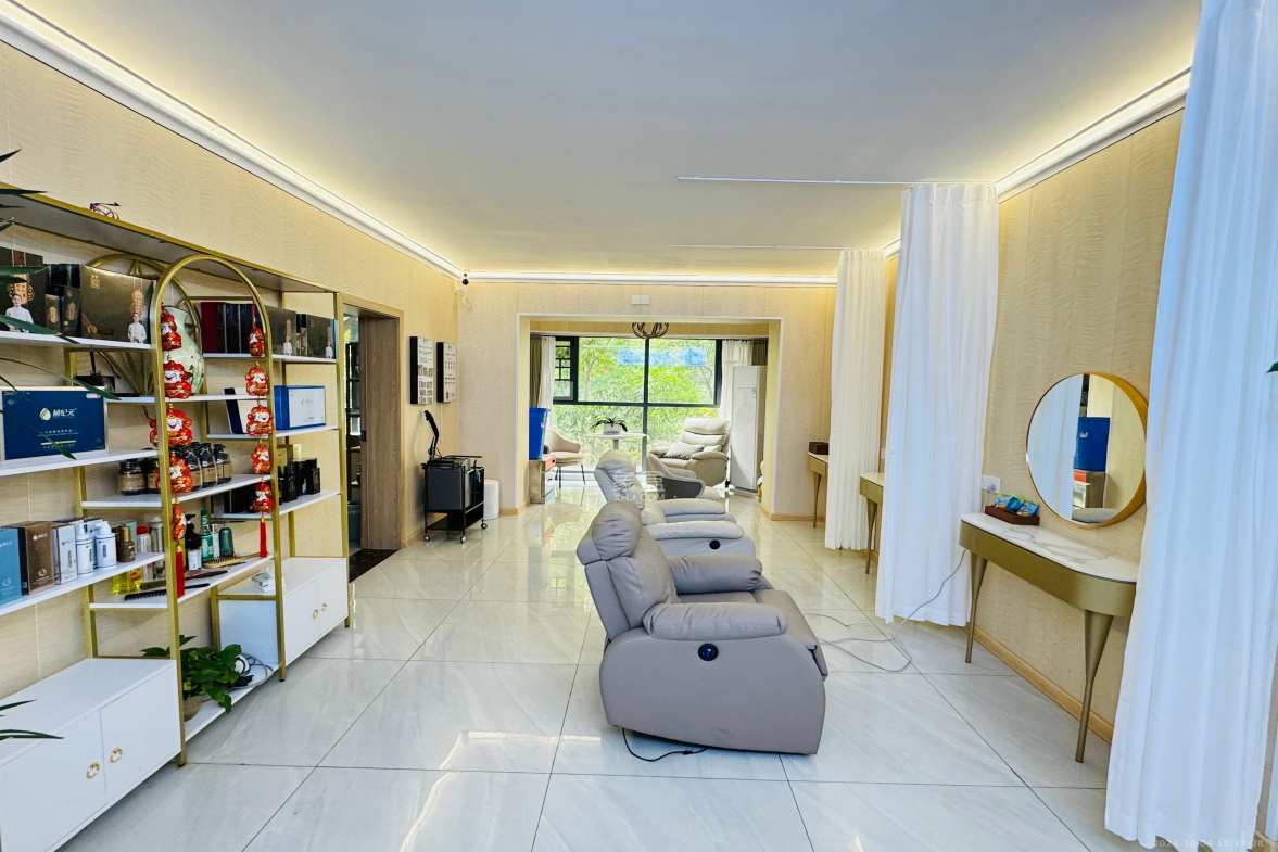 半山壹号  3室2厅1卫    3000.0元/月 半山壹号  3室2厅1卫    3000.0元/月室内图