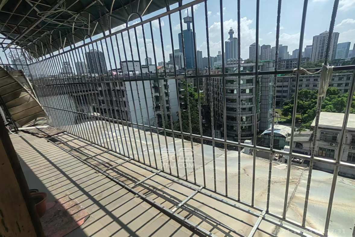 亮丽阁公寓  3室2厅1卫   1500.00元/月室内图