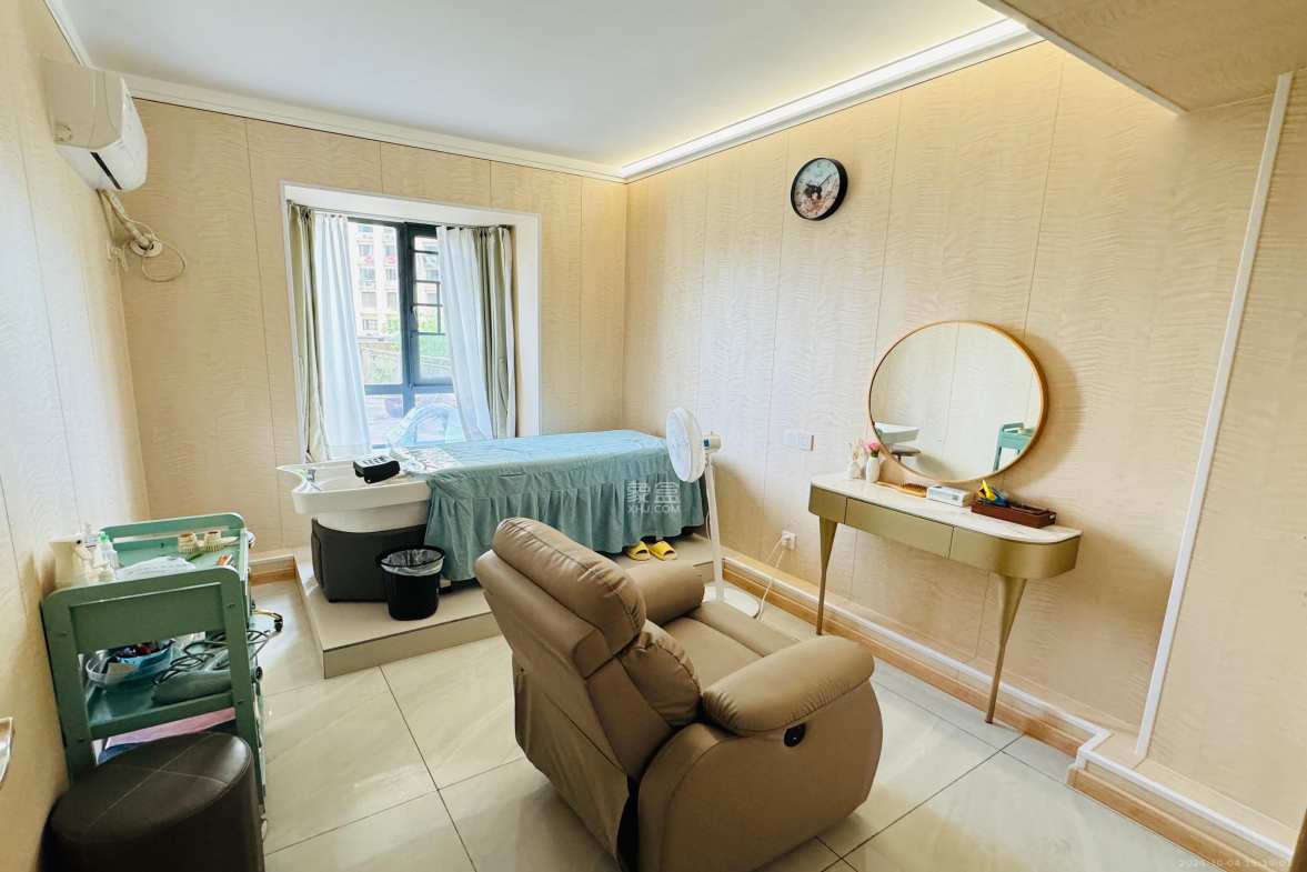 半山壹号  3室2厅1卫    3000.0元/月 半山壹号  3室2厅1卫    3000.0元/月室内图