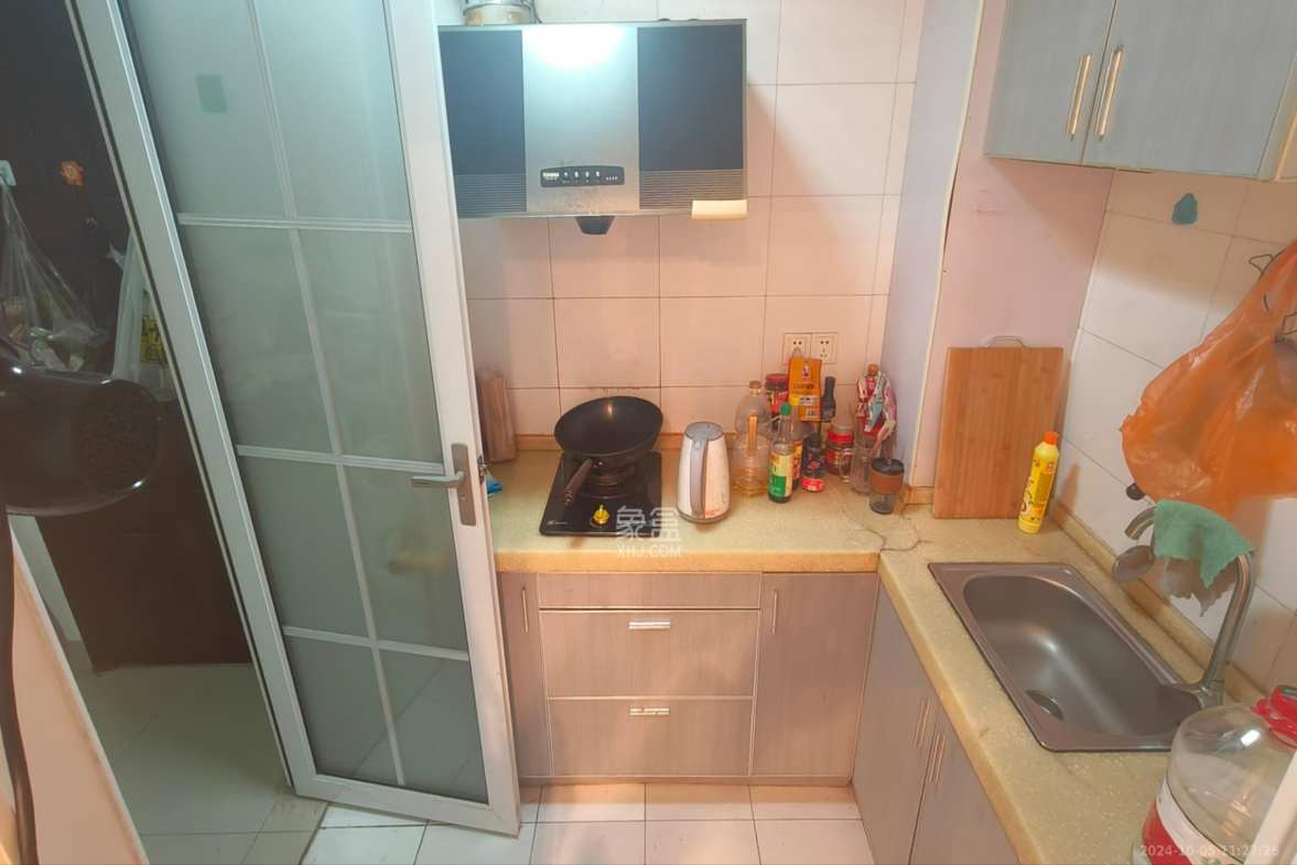 中江国际花城  1室1厅1卫    1600.0元/月室内图