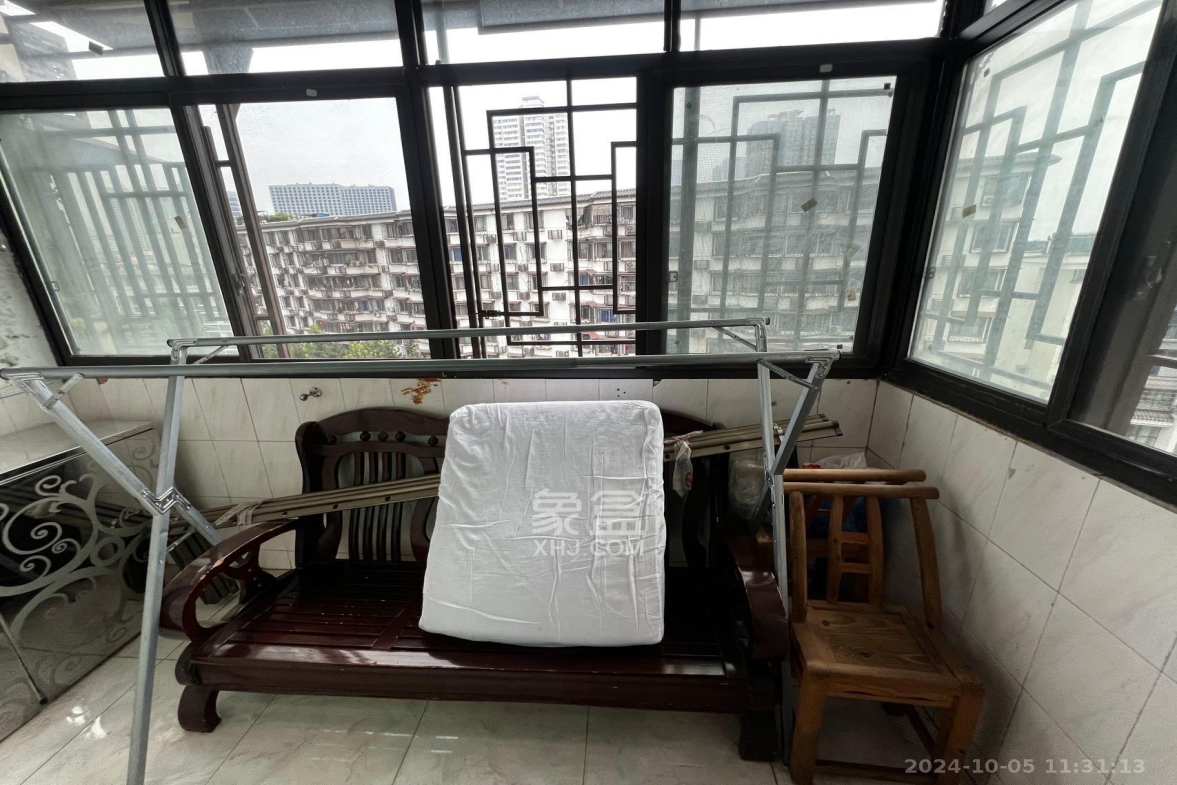 西湖新村 2室1厅1卫 2100.0元/月 西湖新村 2室1厅1卫 2100.0元/月室内图