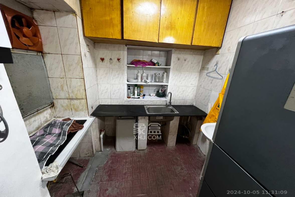 西湖新村 2室1厅1卫 2100.0元/月 西湖新村 2室1厅1卫 2100.0元/月室内图