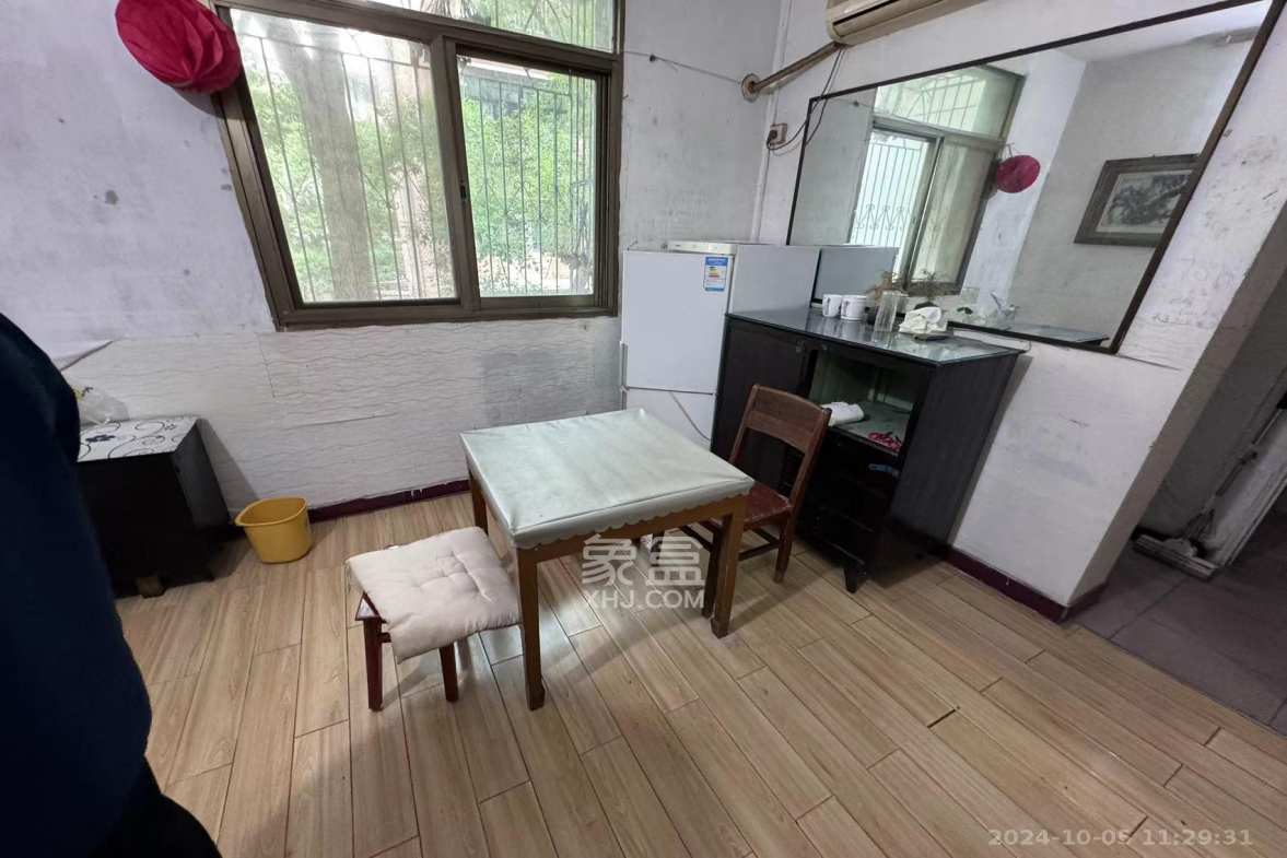 文艺村  2室1厅1卫    1700.0元/月室内图