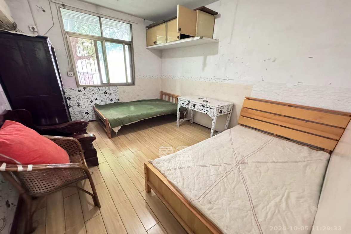 文艺村  2室1厅1卫    1700.0元/月室内图