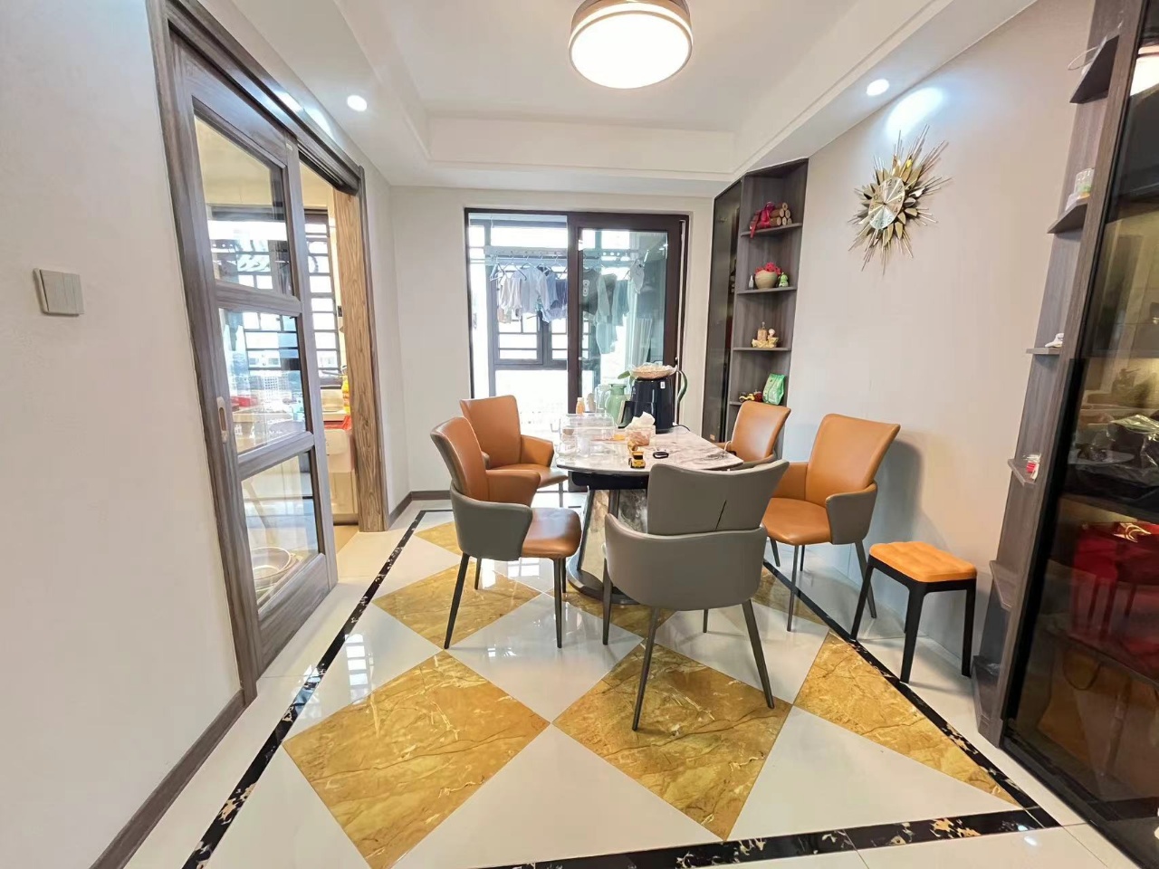 东城首府  4室2厅2卫    108.0万