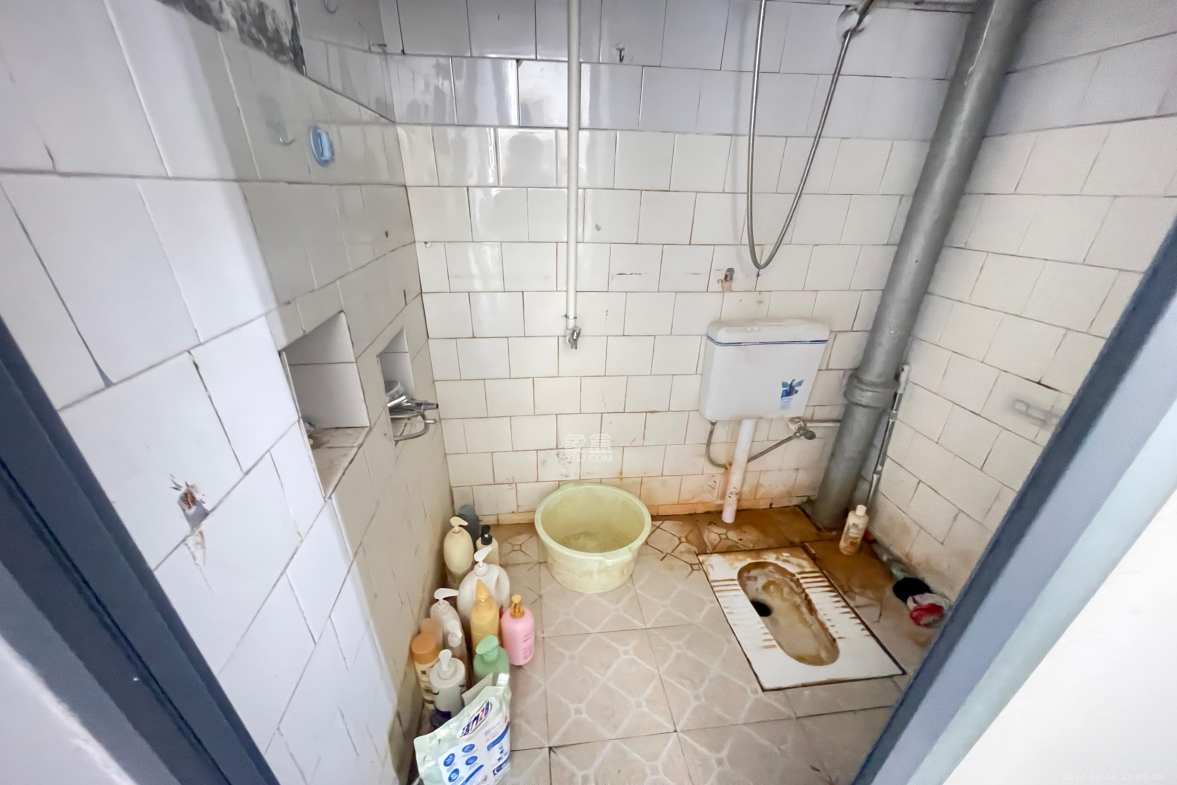 曙光路综合楼  3室1厅1卫   1600.00元/月室内图