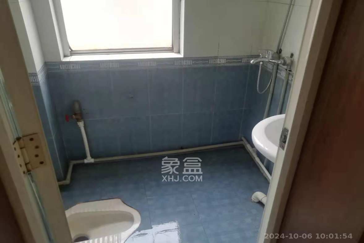 翡翠林居  3室2厅1卫   1800.00元/月室内图