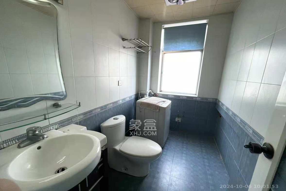 翡翠林居  3室2厅1卫   1800.00元/月室内图