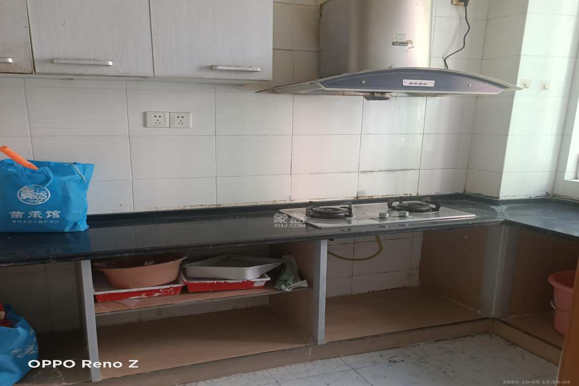 中南汽车世界 2室2厅1卫 1200.0元/月 中南汽车世界 2室2厅1卫 1200.0元/月室内图