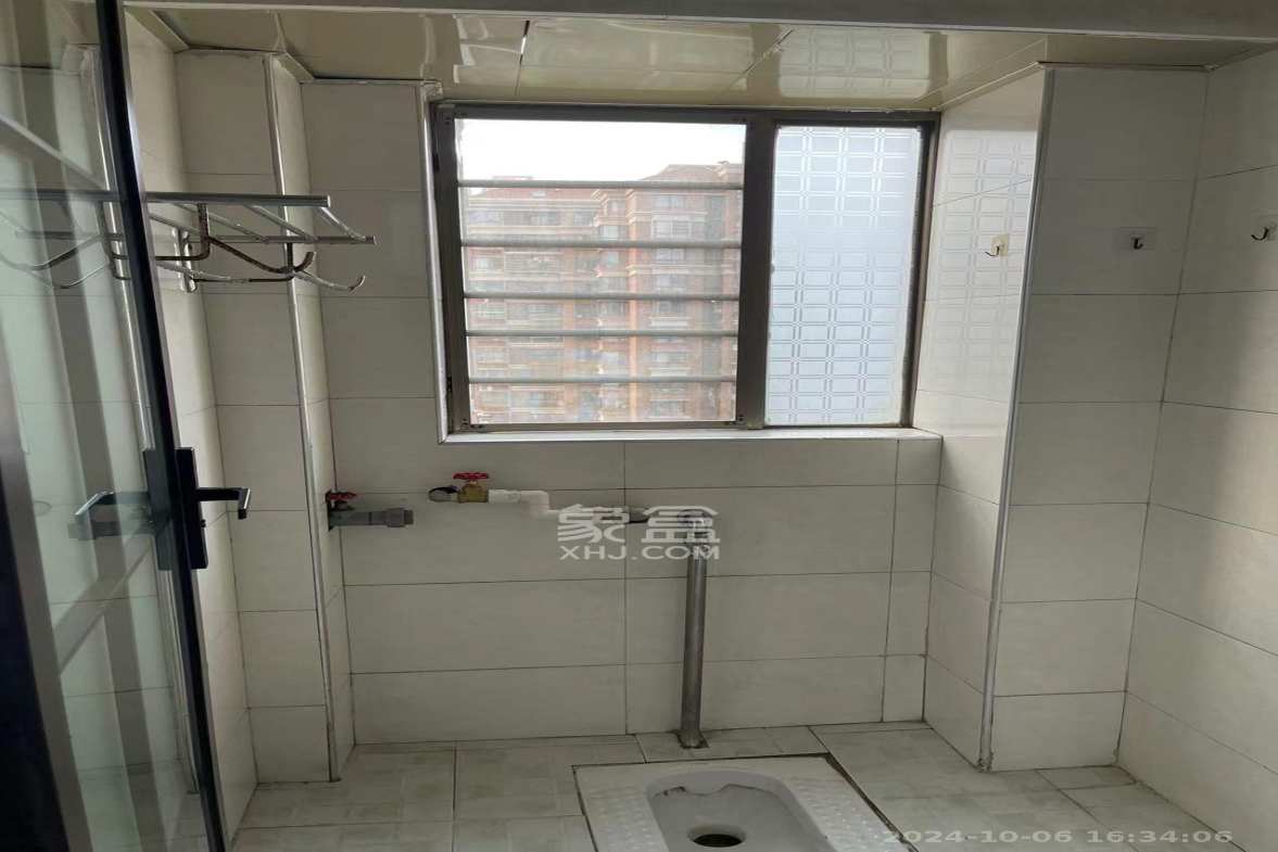 银路家园（公路局单位房）  3室2厅2卫    2800.0元/月室内图