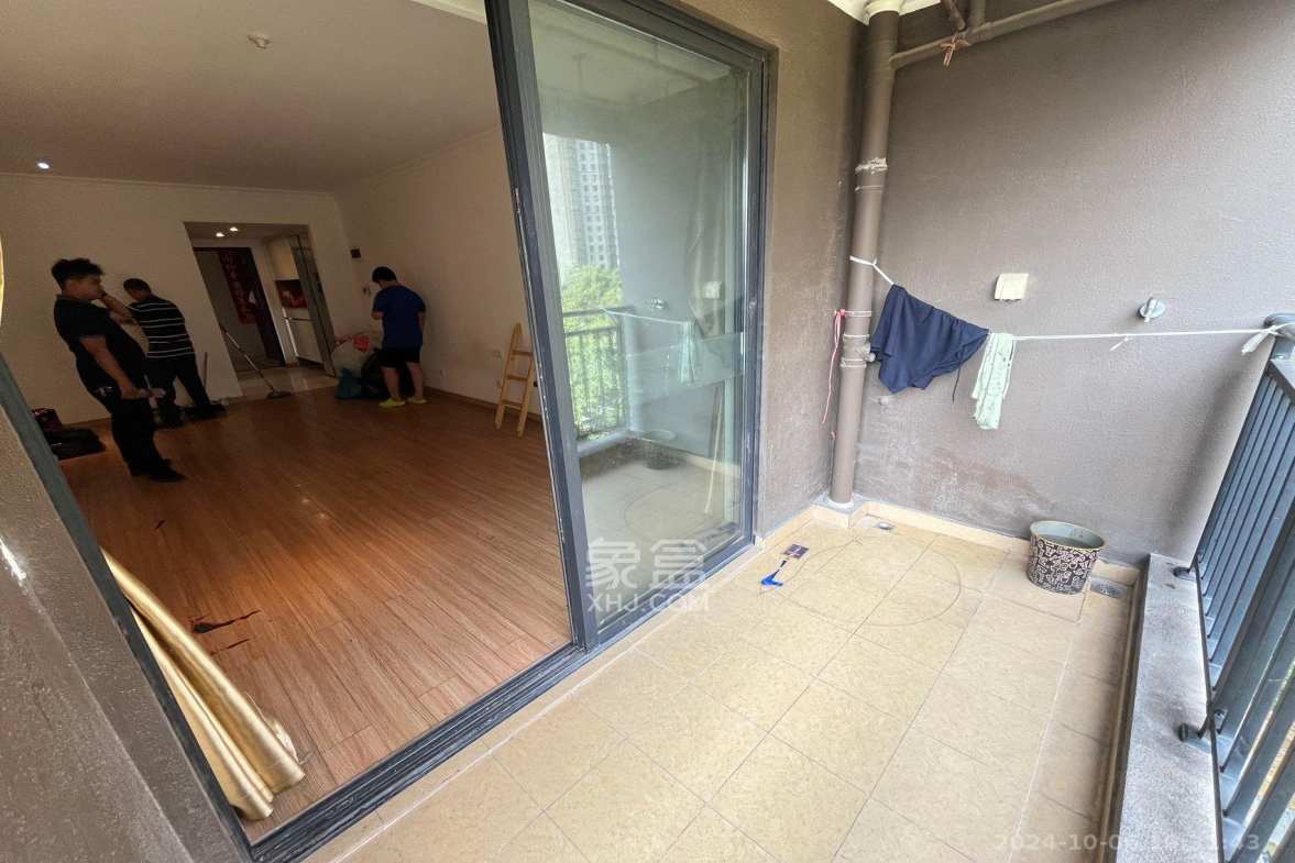 佳辉丽景鑫城  3室2厅2卫   3200.00元/月室内图