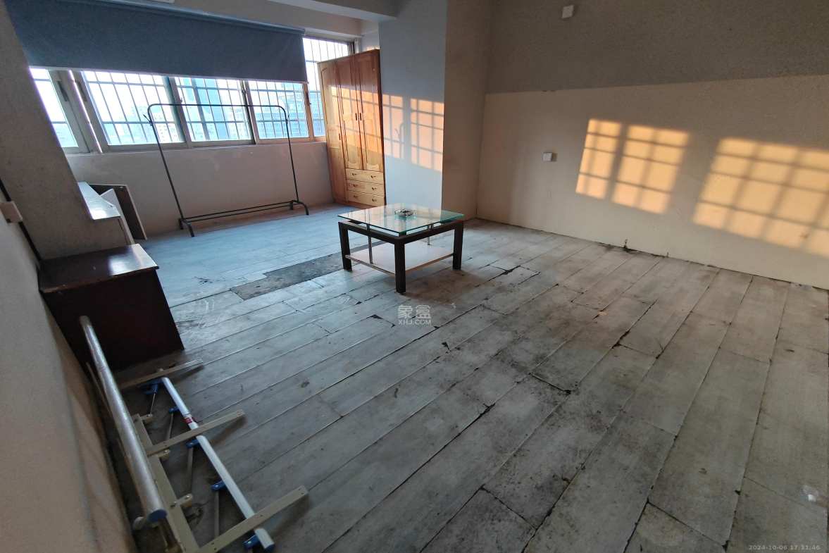 天心城市广场（黄金之城）  5室1厅1卫   3000.00元/月室内图