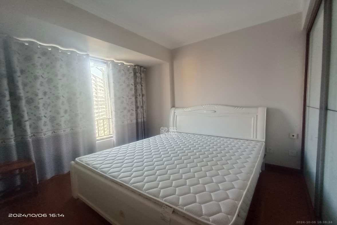 万科金域华府三四期  3室2厅1卫    2500.0元/月 万科金域华府三四期  3室2厅1卫    2500.0元/月室内图