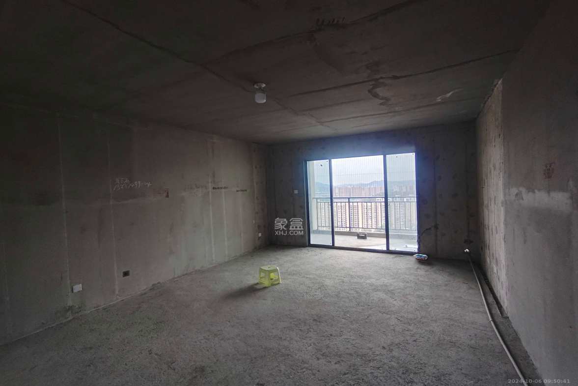 谷峰安置小区（惟德园）  4室2厅2卫   2200.00元/月室内图