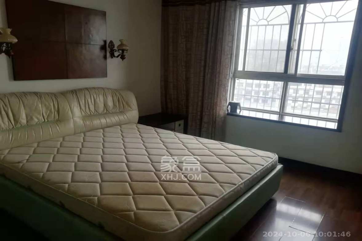 翡翠林居  3室2厅1卫   1800.00元/月室内图