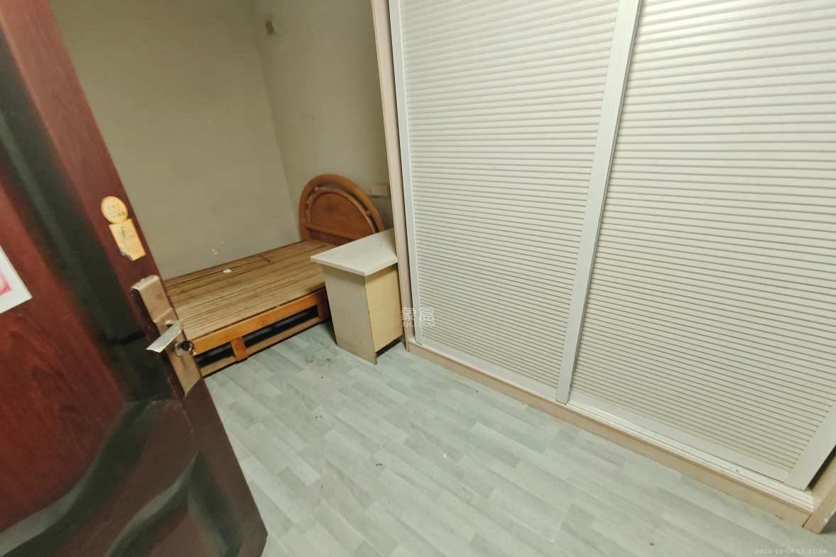 天心城市广场（黄金之城）  5室1厅1卫   3000.00元/月室内图