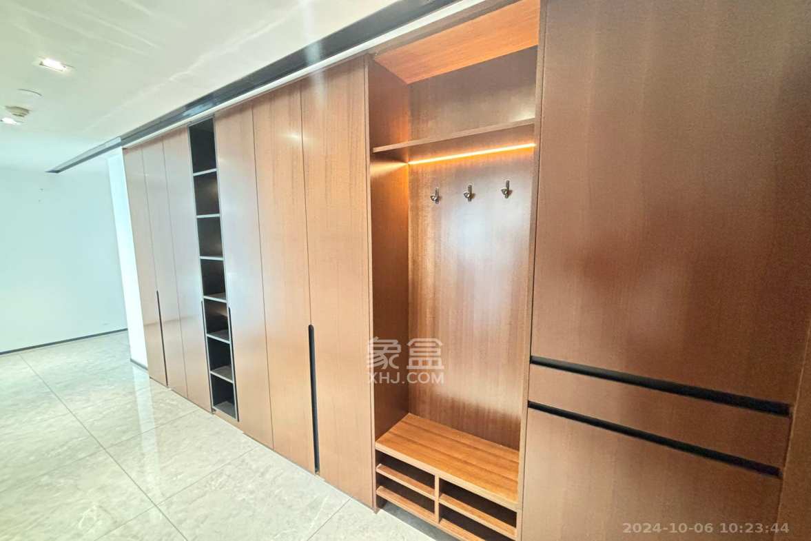 万科魅力之城  4室2厅3卫   6500.00元/月室内图