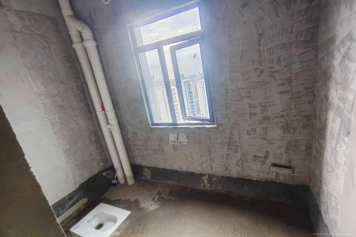 谷峰安置小区（惟德园）  4室2厅2卫   2200.00元/月室内图1