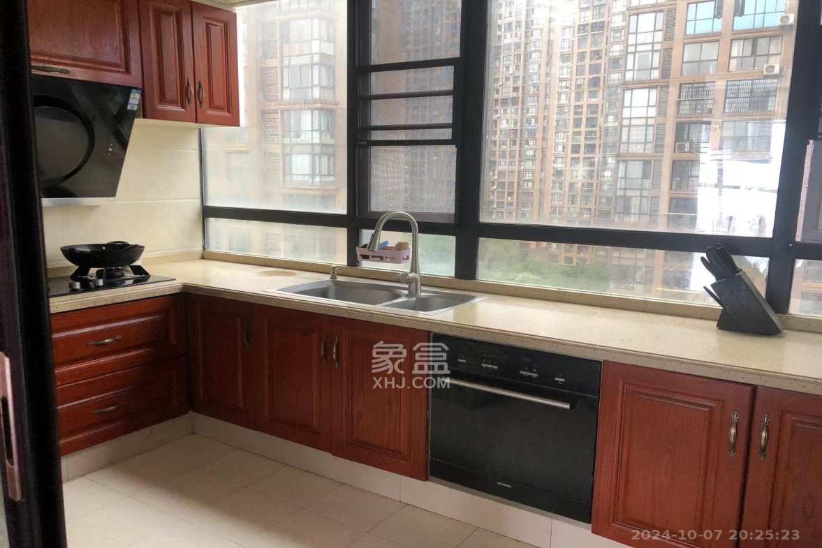 辉煌国际城一期  1室1厅1卫    1100.0元/月室内图